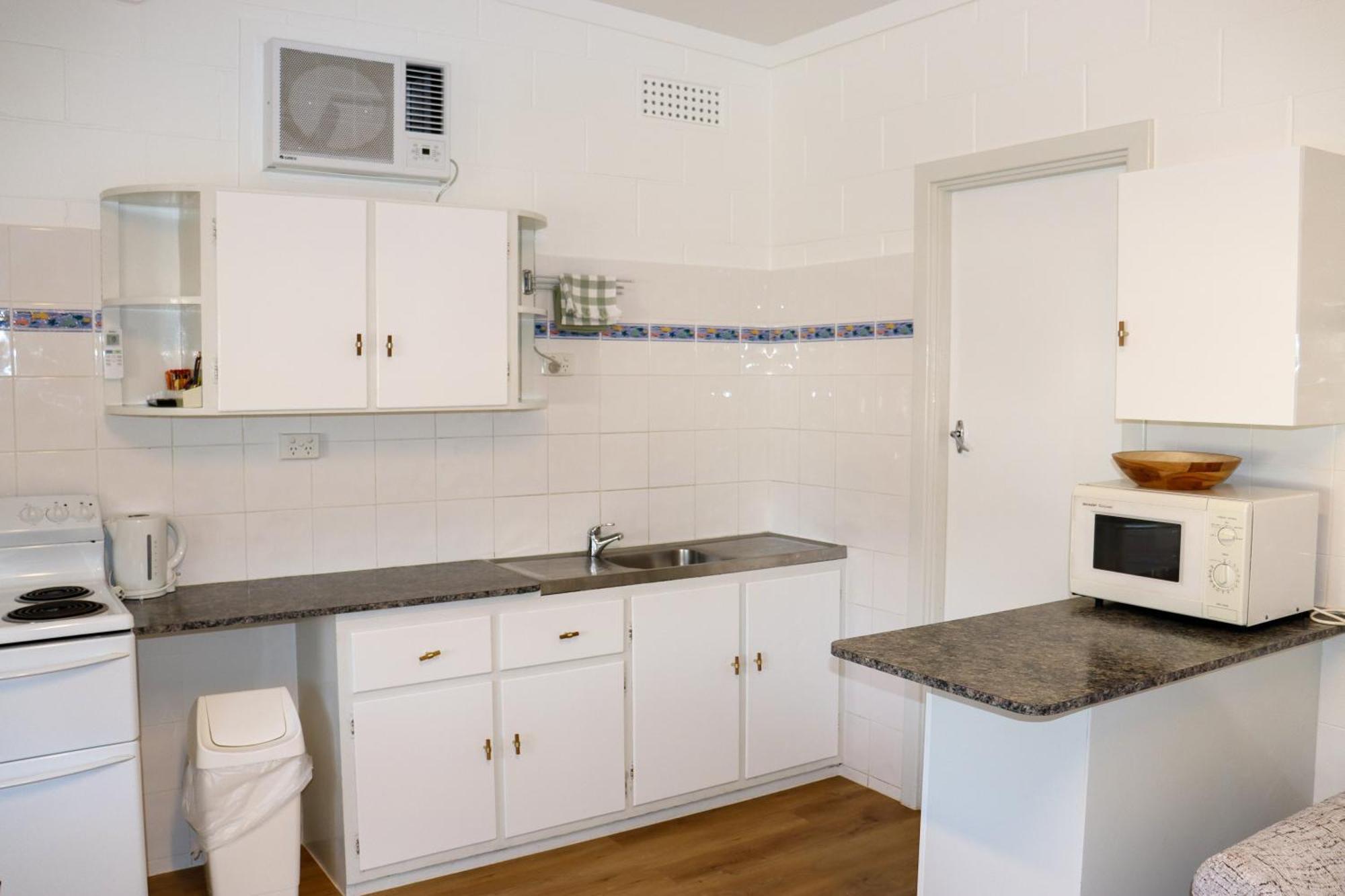 Modra'S Apartments Tumby Bay Екстериор снимка