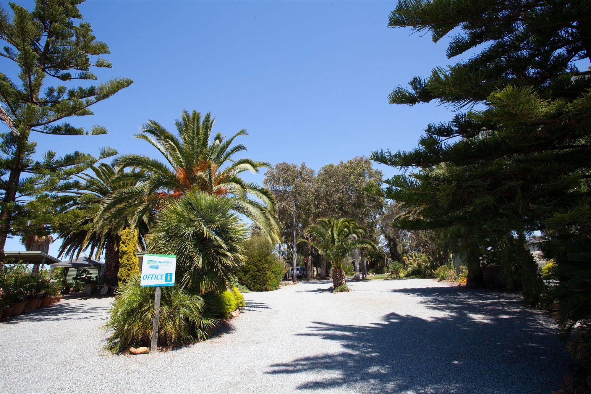 Modra'S Apartments Tumby Bay Екстериор снимка